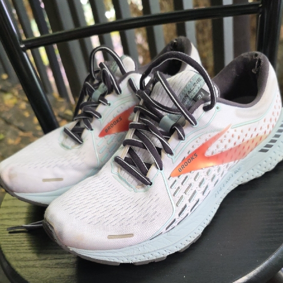 Brooks Shoes - Brooks Women's Athletic Shoes - White and Coral